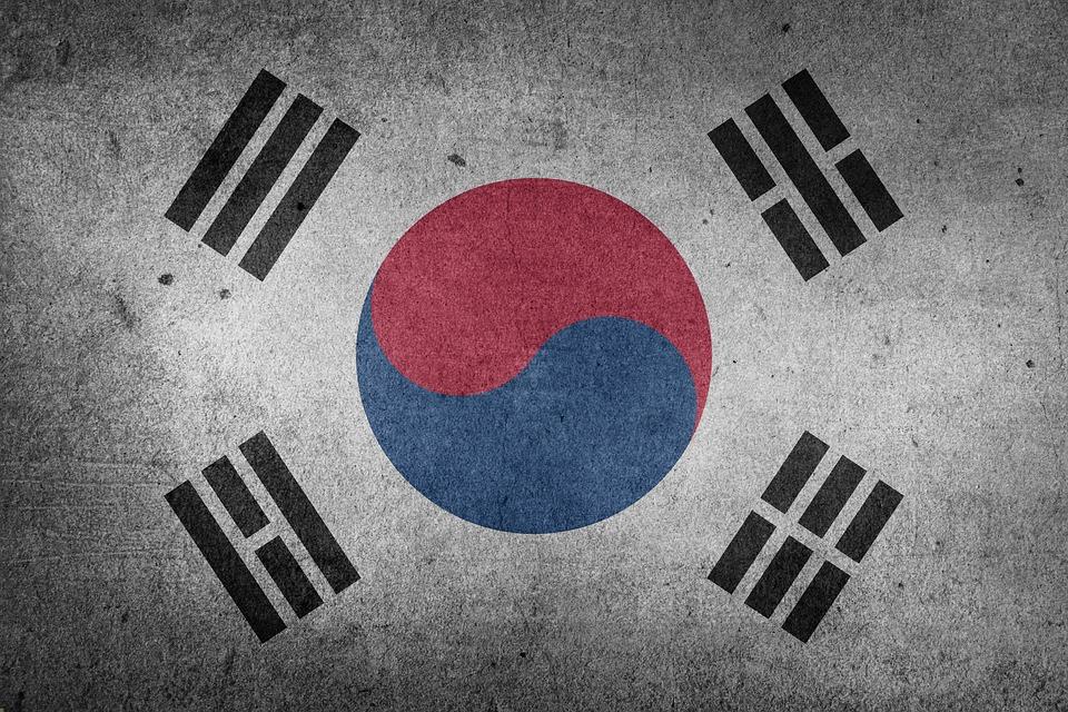 韓国人「人類初のロケットを打ち上げている当時の韓国の様子がこちらです…（ﾌﾞﾙﾌﾞﾙ」